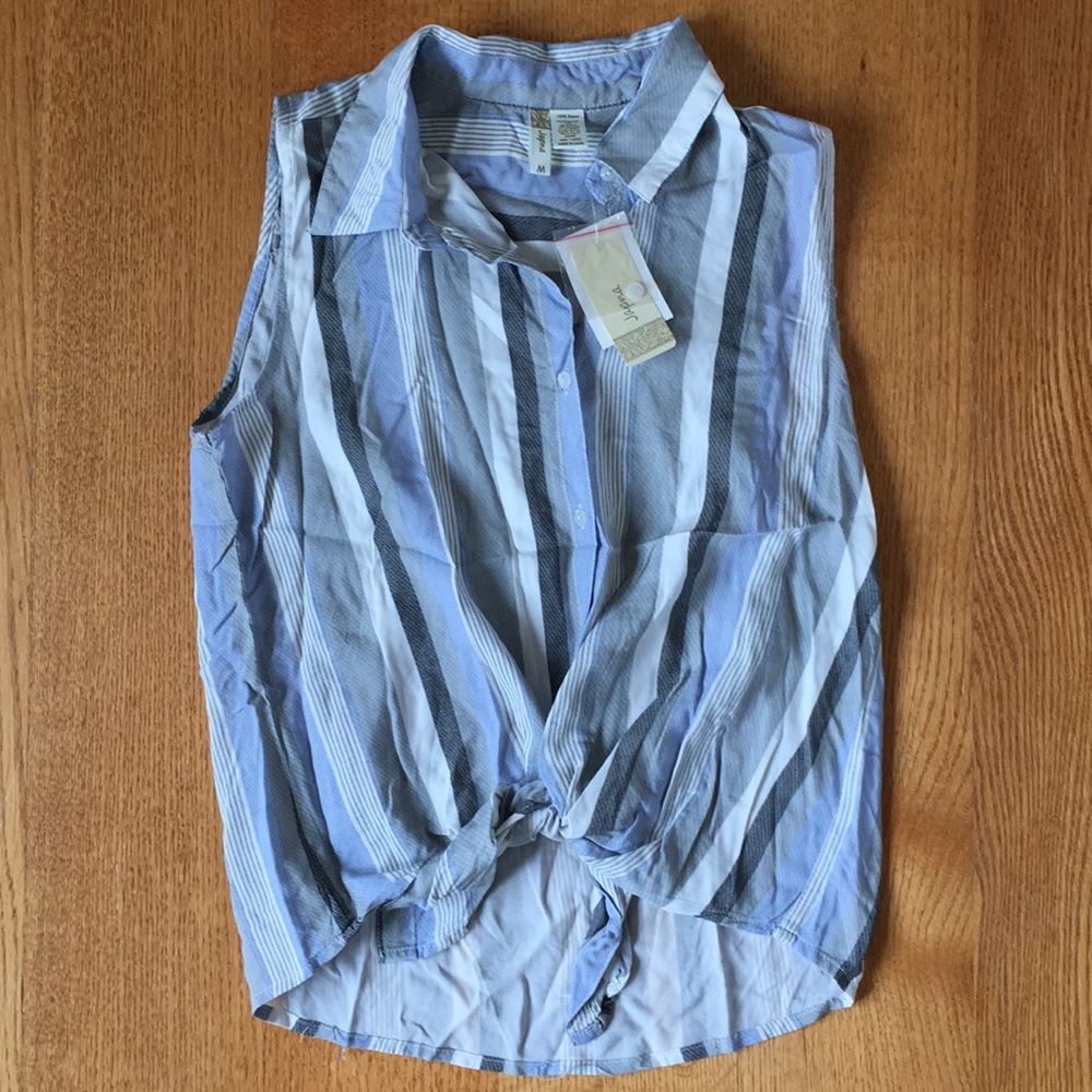 Sleeveless button down